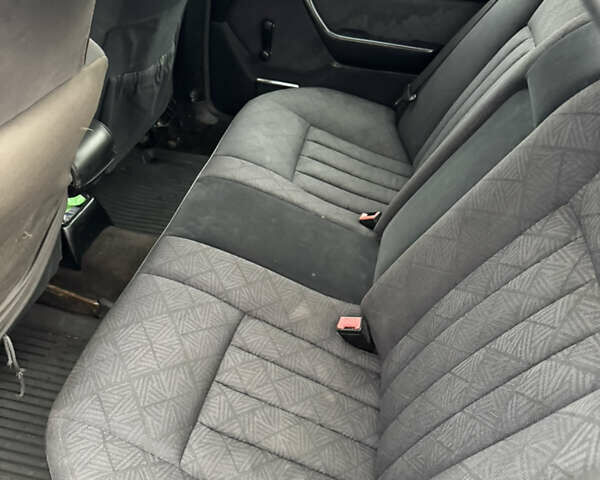 Чорний Мерседес Е-Клас, об'ємом двигуна 2.5 л та пробігом 535 тис. км за 3000 $, фото 13 на Automoto.ua