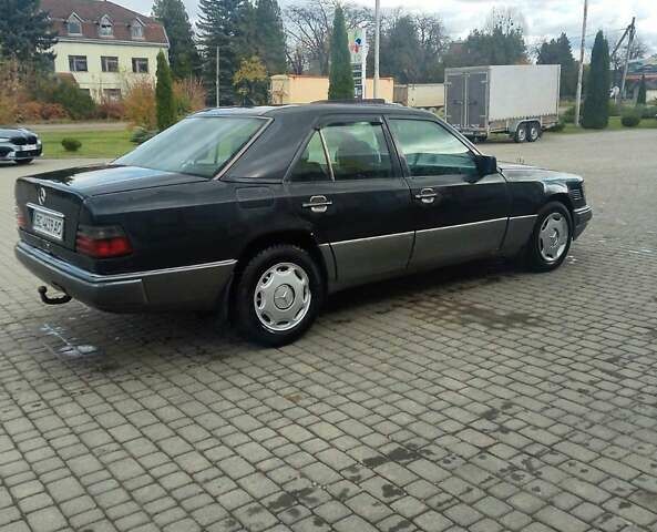 Мерседес Е-Класс 1995 в Самборе на Automoto.ua Черный Мерседес Е-Класс, объемом двигателя 2.5 л и пробегом 450 тыс. км за 2950 $, фото 2 на Automoto.ua