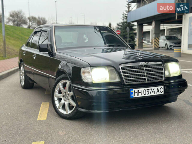 Черный Мерседес Е-Класс, объемом двигателя 2.8 л и пробегом 358 тыс. км за 4500 $, фото 6 на Automoto.ua