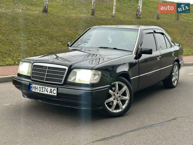 Черный Мерседес Е-Класс, объемом двигателя 2.8 л и пробегом 358 тыс. км за 4500 $, фото 2 на Automoto.ua