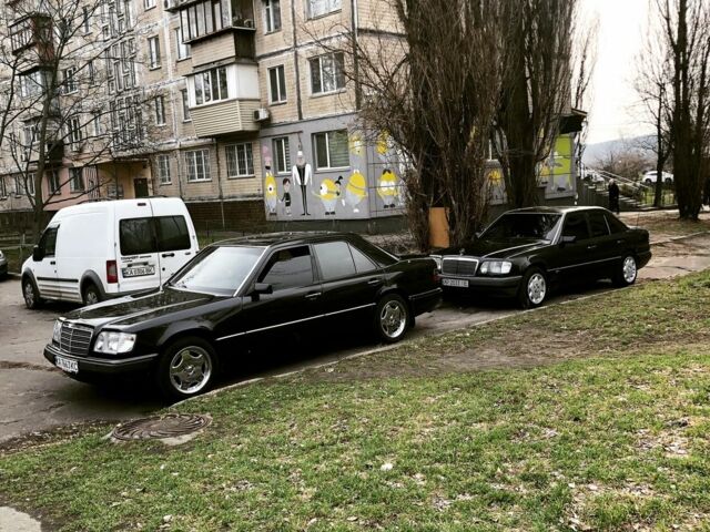 Черный Мерседес Е-Класс, объемом двигателя 2.3 л и пробегом 401 тыс. км за 4000 $, фото 11 на Automoto.ua