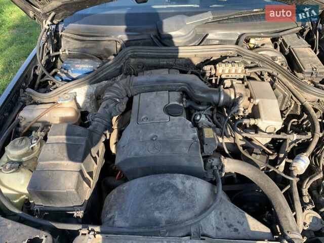 Чорний Мерседес Е-Клас, об'ємом двигуна 2.2 л та пробігом 619 тис. км за 4000 $, фото 18 на Automoto.ua