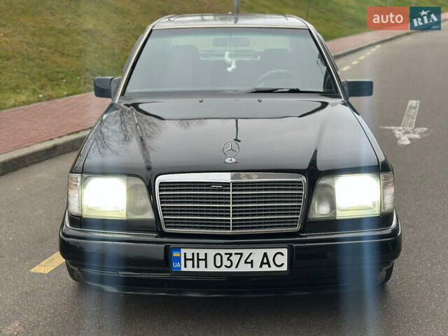 Черный Мерседес Е-Класс, объемом двигателя 2.8 л и пробегом 358 тыс. км за 4500 $, фото 4 на Automoto.ua