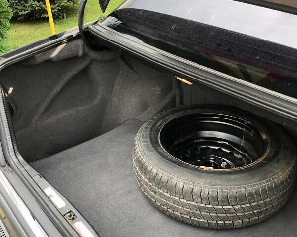 Черный Мерседес Е-Класс, объемом двигателя 2.2 л и пробегом 430 тыс. км за 3450 $, фото 27 на Automoto.ua