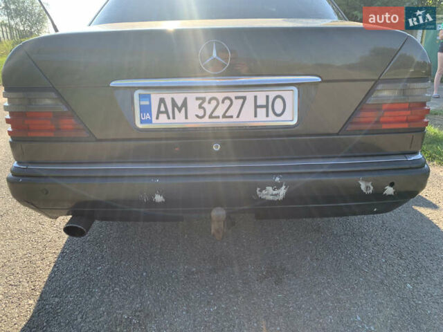 Чорний Мерседес Е-Клас, об'ємом двигуна 2.2 л та пробігом 619 тис. км за 4000 $, фото 5 на Automoto.ua