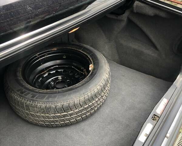 Черный Мерседес Е-Класс, объемом двигателя 2.2 л и пробегом 430 тыс. км за 3450 $, фото 34 на Automoto.ua