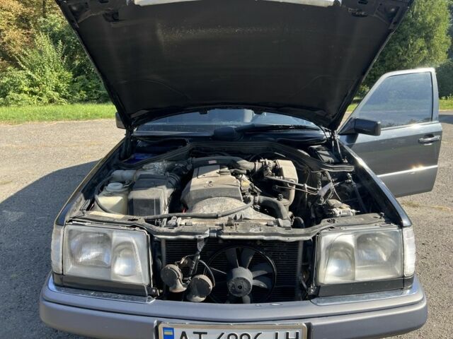 Черный Мерседес Е-Класс, объемом двигателя 2.2 л и пробегом 387 тыс. км за 3700 $, фото 16 на Automoto.ua