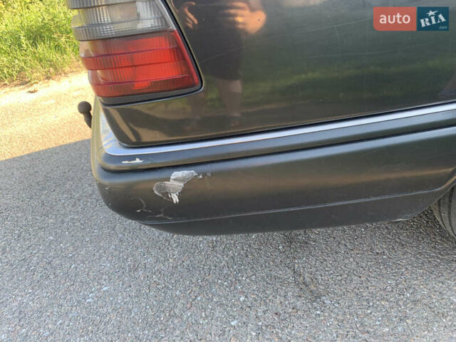 Чорний Мерседес Е-Клас, об'ємом двигуна 2.2 л та пробігом 619 тис. км за 4000 $, фото 7 на Automoto.ua