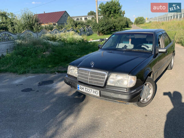 Чорний Мерседес Е-Клас, об'ємом двигуна 2.2 л та пробігом 619 тис. км за 4000 $, фото 1 на Automoto.ua