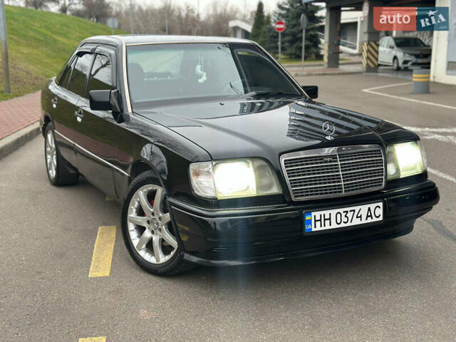 Черный Мерседес Е-Класс, объемом двигателя 2.8 л и пробегом 358 тыс. км за 4500 $, фото 5 на Automoto.ua