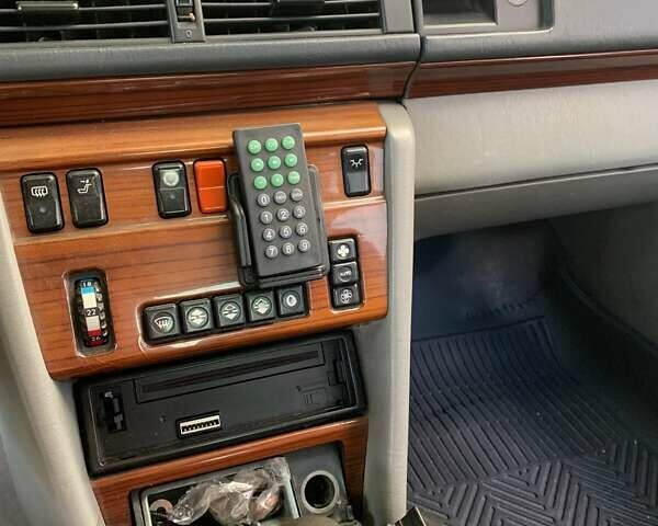 Чорний Мерседес Е-Клас, об'ємом двигуна 3 л та пробігом 889 тис. км за 2500 $, фото 3 на Automoto.ua