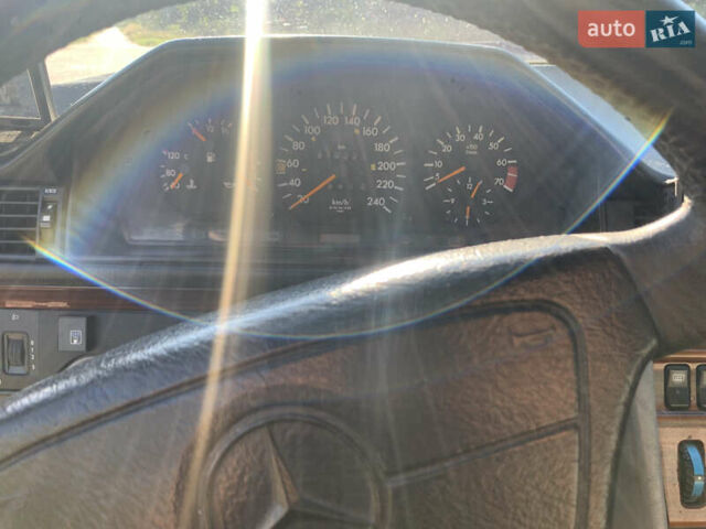 Чорний Мерседес Е-Клас, об'ємом двигуна 2.2 л та пробігом 619 тис. км за 4000 $, фото 14 на Automoto.ua