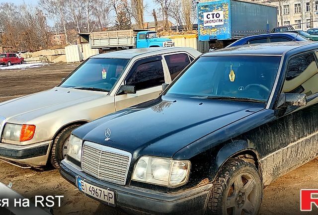 Черный Мерседес Е-Класс, объемом двигателя 2.2 л и пробегом 0 тыс. км за 2200 $, фото 1 на Automoto.ua
