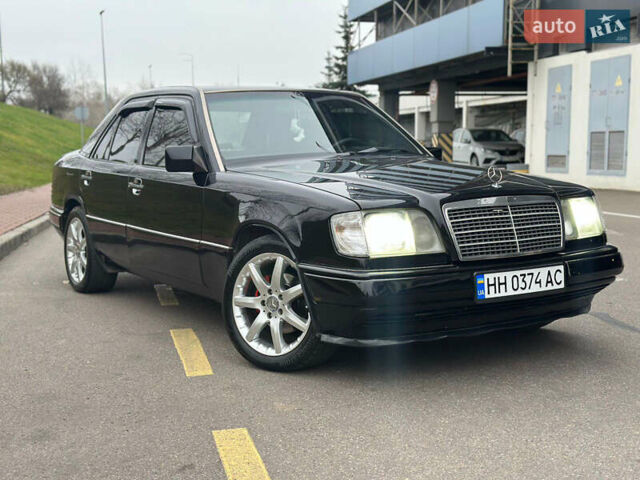 Черный Мерседес Е-Класс, объемом двигателя 2.8 л и пробегом 358 тыс. км за 4500 $, фото 7 на Automoto.ua