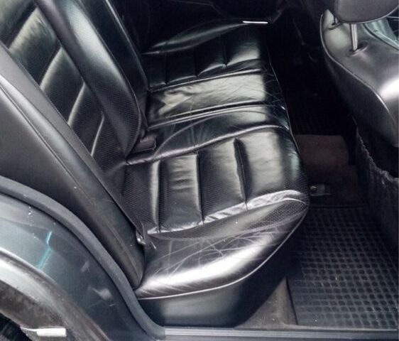 Черный Мерседес Е-Класс, объемом двигателя 2.3 л и пробегом 401 тыс. км за 4000 $, фото 13 на Automoto.ua