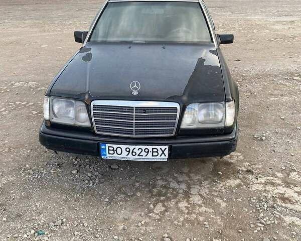 Чорний Мерседес Е-Клас, об'ємом двигуна 2.2 л та пробігом 320 тис. км за 1200 $, фото 6 на Automoto.ua