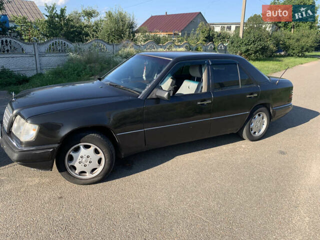 Чорний Мерседес Е-Клас, об'ємом двигуна 2.2 л та пробігом 619 тис. км за 4000 $, фото 2 на Automoto.ua