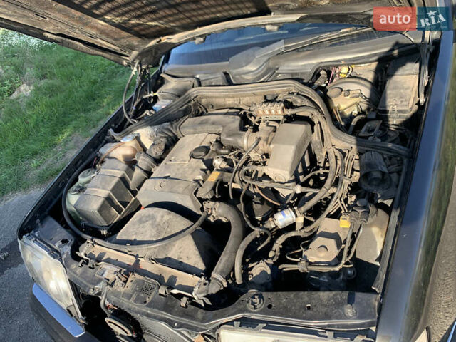 Чорний Мерседес Е-Клас, об'ємом двигуна 2.2 л та пробігом 619 тис. км за 4000 $, фото 16 на Automoto.ua
