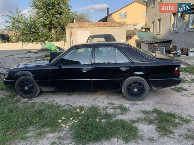 Чорний Мерседес Е-Клас, об'ємом двигуна 2.8 л та пробігом 404 тис. км за 2300 $, фото 4 на Automoto.ua