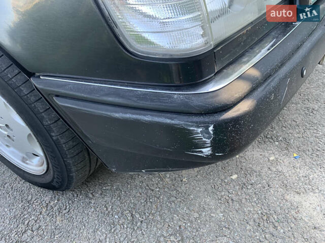 Чорний Мерседес Е-Клас, об'ємом двигуна 2.2 л та пробігом 619 тис. км за 4000 $, фото 20 на Automoto.ua