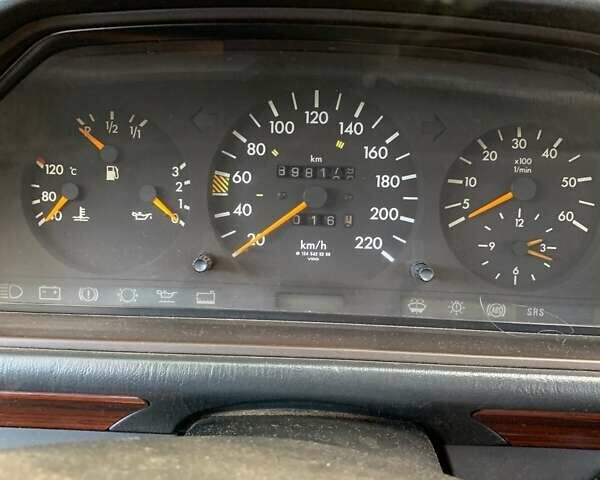 Чорний Мерседес Е-Клас, об'ємом двигуна 3 л та пробігом 889 тис. км за 2500 $, фото 4 на Automoto.ua