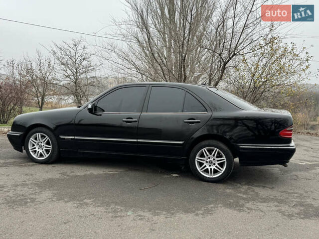 Черный Мерседес Е-Класс, объемом двигателя 2.3 л и пробегом 350 тыс. км за 2700 $, фото 8 на Automoto.ua
