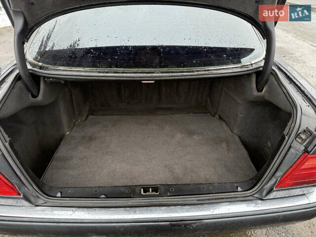 Черный Мерседес Е-Класс, объемом двигателя 2 л и пробегом 300 тыс. км за 2600 $, фото 14 на Automoto.ua