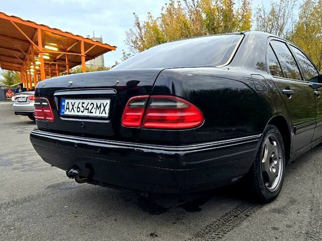 Черный Мерседес Е-Класс, объемом двигателя 2 л и пробегом 488 тыс. км за 3000 $, фото 2 на Automoto.ua