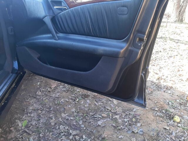 Черный Мерседес Е-Класс, объемом двигателя 0 л и пробегом 280 тыс. км за 1600 $, фото 13 на Automoto.ua