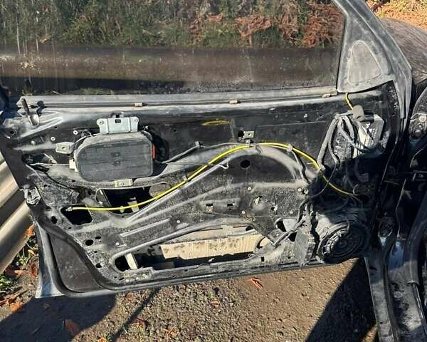 Черный Мерседес Е-Класс, объемом двигателя 3.2 л и пробегом 260 тыс. км за 2900 $, фото 5 на Automoto.ua