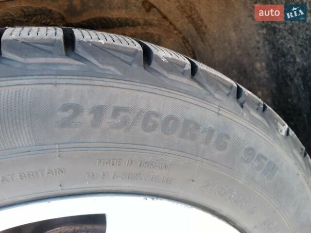 Черный Мерседес Е-Класс, объемом двигателя 2.2 л и пробегом 350 тыс. км за 2700 $, фото 3 на Automoto.ua