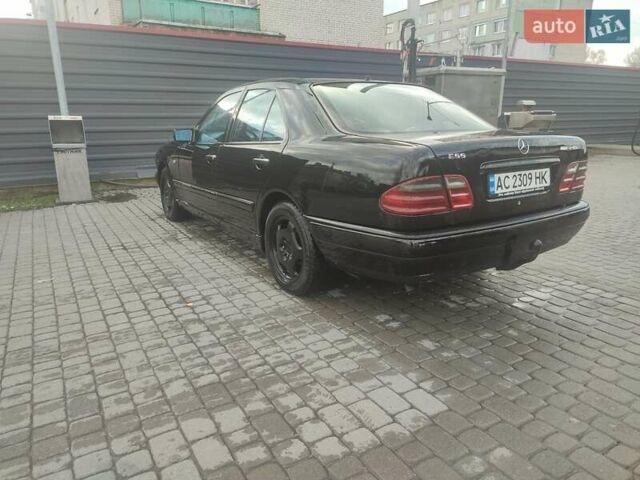 Черный Мерседес Е-Класс, объемом двигателя 3 л и пробегом 430 тыс. км за 3300 $, фото 7 на Automoto.ua