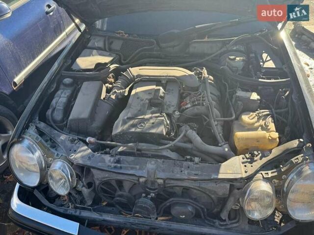 Черный Мерседес Е-Класс, объемом двигателя 3.2 л и пробегом 260 тыс. км за 2900 $, фото 4 на Automoto.ua