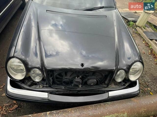 Черный Мерседес Е-Класс, объемом двигателя 3.2 л и пробегом 260 тыс. км за 2900 $, фото 12 на Automoto.ua