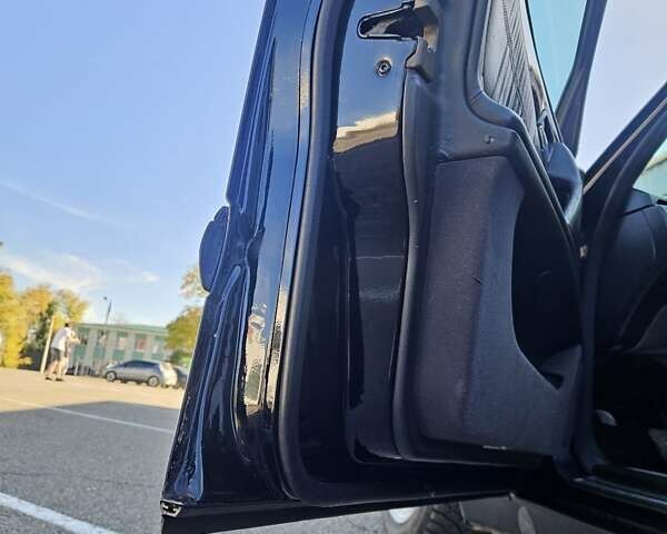 Черный Мерседес Е-Класс, объемом двигателя 2.3 л и пробегом 400 тыс. км за 4400 $, фото 7 на Automoto.ua