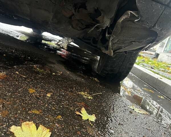 Черный Мерседес Е-Класс, объемом двигателя 2.8 л и пробегом 390 тыс. км за 2950 $, фото 12 на Automoto.ua