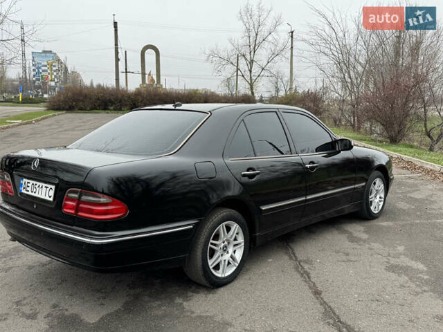 Черный Мерседес Е-Класс, объемом двигателя 2.3 л и пробегом 350 тыс. км за 2700 $, фото 4 на Automoto.ua
