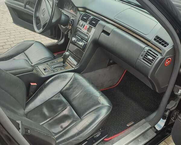 Черный Мерседес Е-Класс, объемом двигателя 3 л и пробегом 430 тыс. км за 3300 $, фото 8 на Automoto.ua