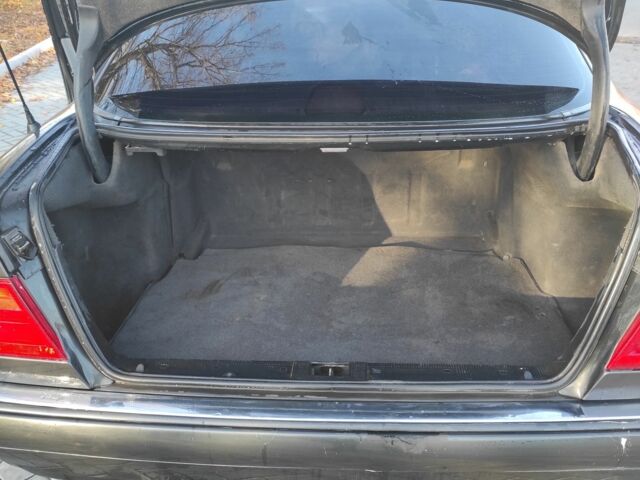 Чорний Мерседес Е-Клас, об'ємом двигуна 2 л та пробігом 270 тис. км за 1900 $, фото 4 на Automoto.ua