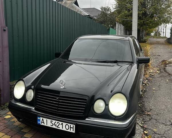 Черный Мерседес Е-Класс, объемом двигателя 2.8 л и пробегом 390 тыс. км за 2950 $, фото 1 на Automoto.ua