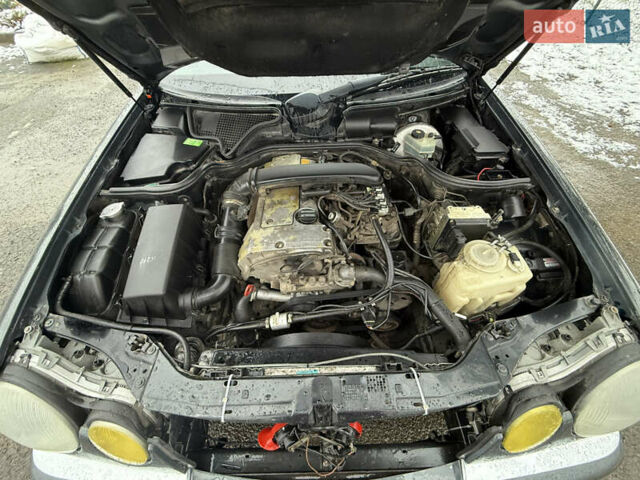 Черный Мерседес Е-Класс, объемом двигателя 2 л и пробегом 300 тыс. км за 2600 $, фото 12 на Automoto.ua