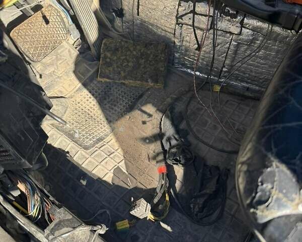 Черный Мерседес Е-Класс, объемом двигателя 3.2 л и пробегом 260 тыс. км за 2900 $, фото 6 на Automoto.ua