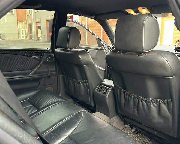 Чорний Мерседес Е-Клас, об'ємом двигуна 2 л та пробігом 528 тис. км за 5000 $, фото 9 на Automoto.ua