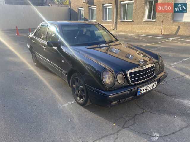 Черный Мерседес Е-Класс, объемом двигателя 2 л и пробегом 423 тыс. км за 4200 $, фото 6 на Automoto.ua