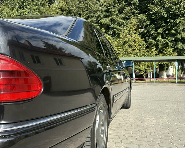 Черный Мерседес Е-Класс, объемом двигателя 2 л и пробегом 478 тыс. км за 3800 $, фото 14 на Automoto.ua