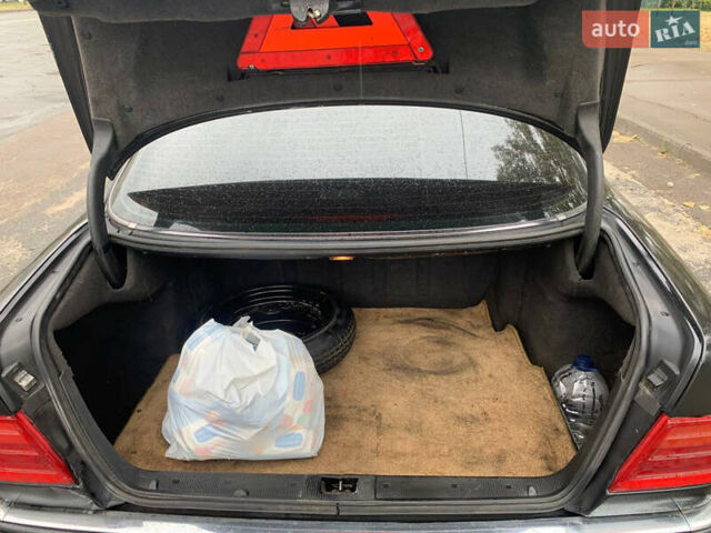 Черный Мерседес Е-Класс, объемом двигателя 2.3 л и пробегом 505 тыс. км за 3350 $, фото 20 на Automoto.ua