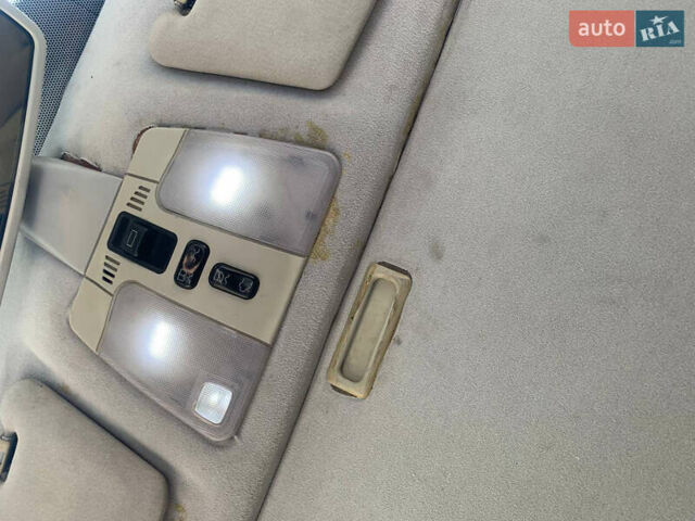 Черный Мерседес Е-Класс, объемом двигателя 2.3 л и пробегом 505 тыс. км за 3350 $, фото 21 на Automoto.ua