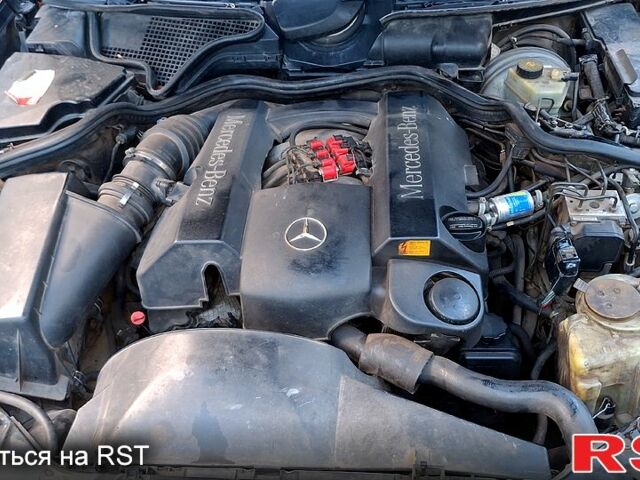 Черный Мерседес Е-Класс, объемом двигателя 2.8 л и пробегом 537 тыс. км за 3400 $, фото 4 на Automoto.ua