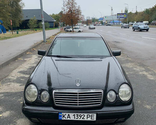 Черный Мерседес Е-Класс, объемом двигателя 2.3 л и пробегом 505 тыс. км за 3350 $, фото 1 на Automoto.ua