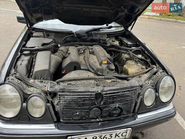 Черный Мерседес Е-Класс, объемом двигателя 3.2 л и пробегом 674 тыс. км за 3450 $, фото 13 на Automoto.ua